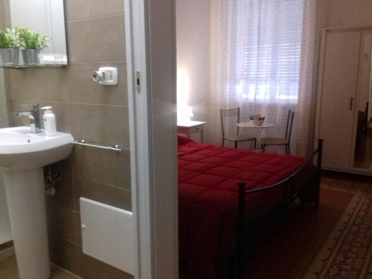 Toledo Street B&B Наполи Екстериор снимка