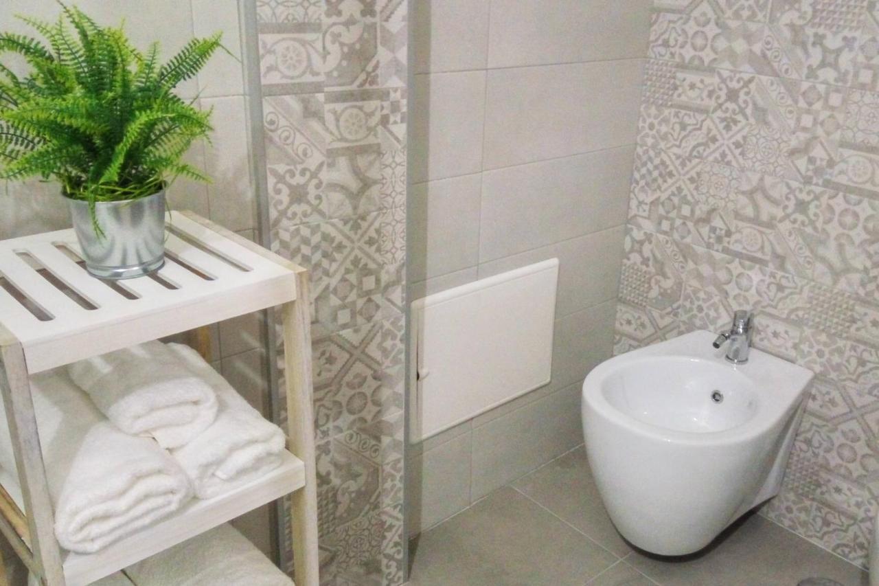Toledo Street B&B Наполи Екстериор снимка