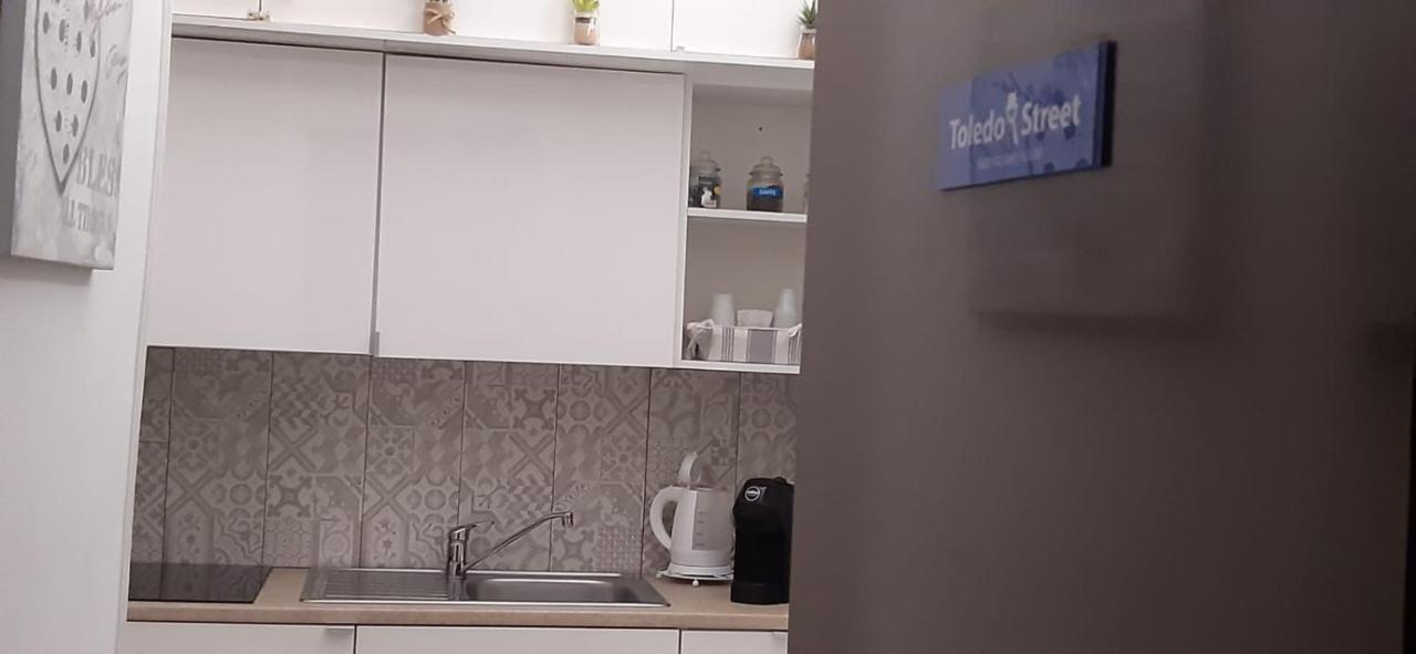 Toledo Street B&B Наполи Екстериор снимка